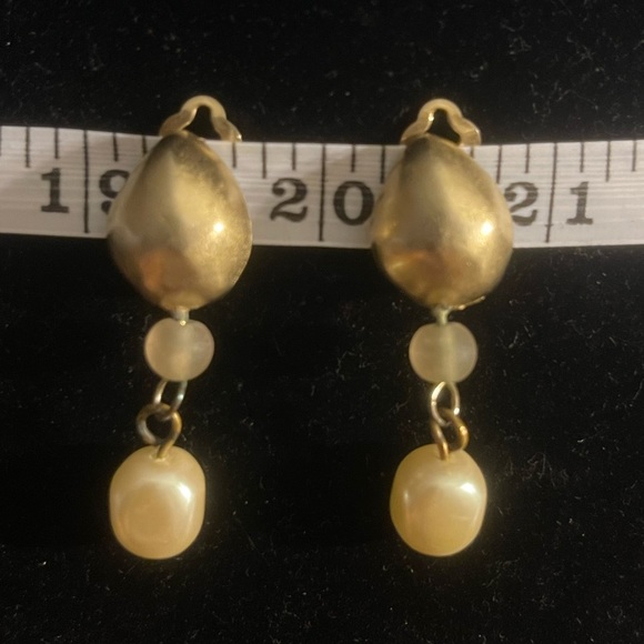 Amy Jo New York Earrings - Picture 1 of 7